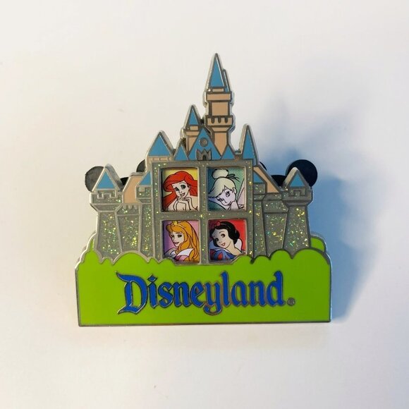 Disney Collectible Pin Princesses in Castle - Picture 6 of 6